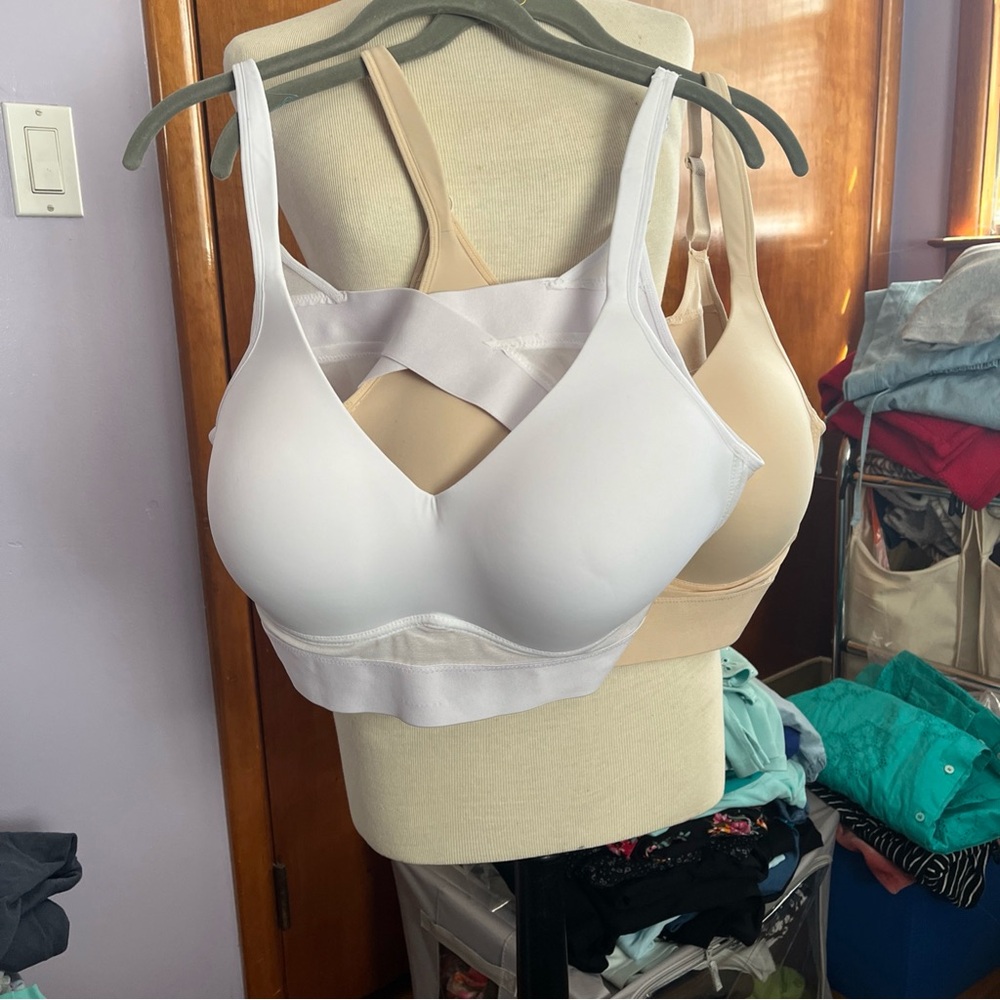 Rhonda Shear White & Beige bras NWOT, 2x